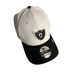 Las Vegas Raiders New Era 39Thirty NFL On-Field Headwear Cap Medium-Large